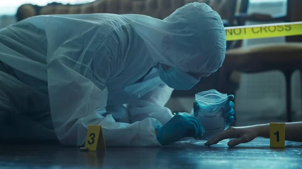 Detective Collecting Evidence Crime Scene Forensic Specialists Making Expertise Home — Foto de Stock