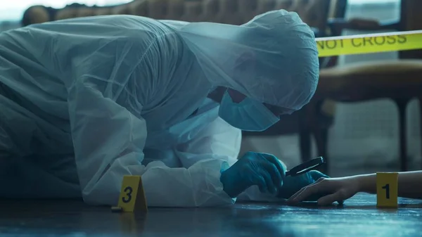 Detective Collecting Evidence Crime Scene Forensic Specialists Making Expertise Home — Stockfoto