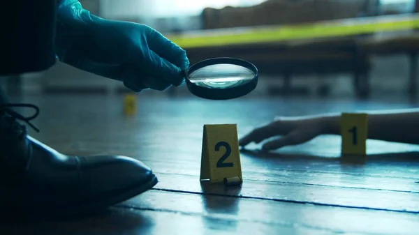 Detective Collecting Evidence Crime Scene Forensic Specialists Making Expertise Home — Stockfoto