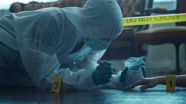 Detective Collecting Evidence Crime Scene Forensic Specialists Making Expertise Home — Stok fotoğraf