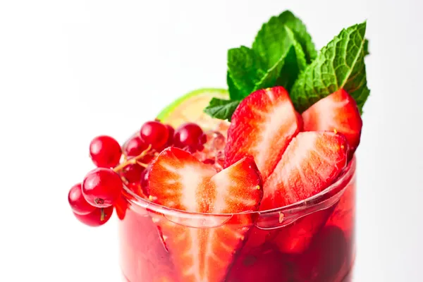 Vitamin berry cocktail with mint garnish. On white background. C — Stock Photo, Image