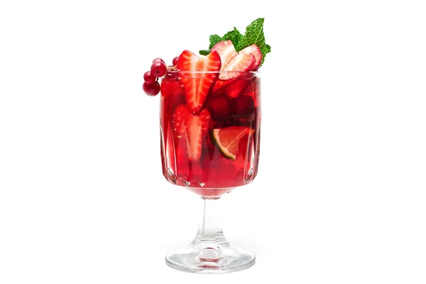 Roter erfrischender, gesunder Vitaminbeerencocktail mit Minzgarnis — Stockfoto