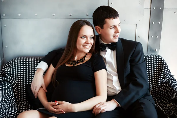 Young happy pregnant couple — Stock Photo, Image