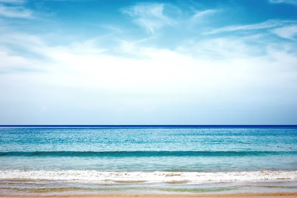 Tropikalnej plaży. morze i wybrzeże. — Zdjęcie stockowe