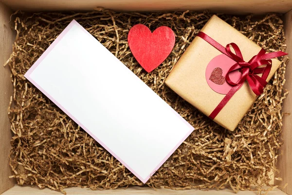Wooden Box Present Wrapped Brown Craft Paper Red Ribbon Empty — Stockfoto