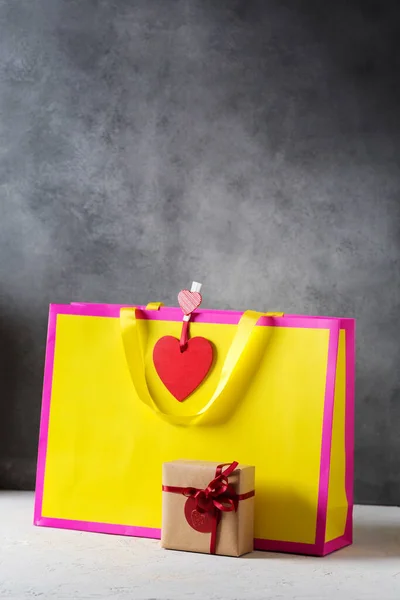 Valentines Day Present Gift Bag Bright Colors Pink Yellow Little — Stock Photo, Image