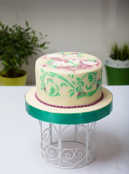 Tårta med blommor — Stockfoto