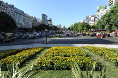 Avenida 9 de Julio at Buenos Aires clipart