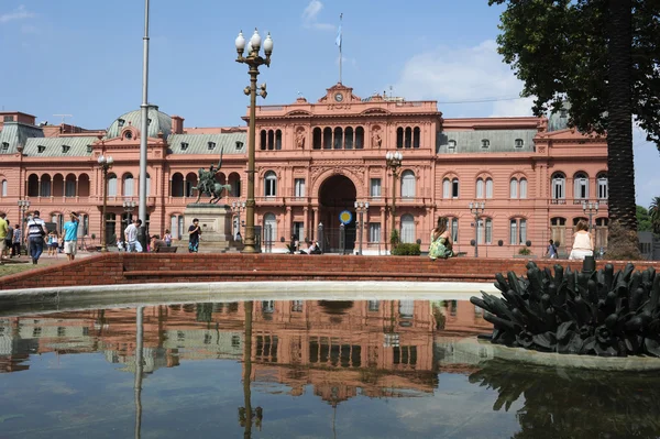 Casa Rosada на площади Майо в Буэнос-Айресе — стоковое фото