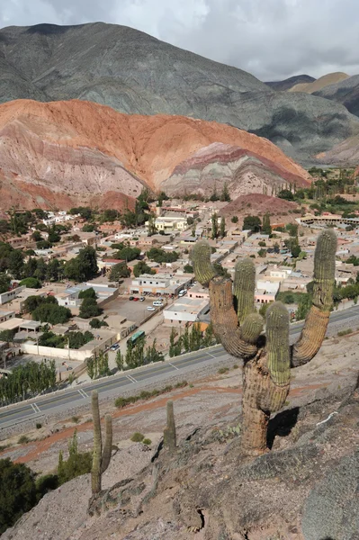 Cerro 7 colores em Purmamarca na argentina andes — Fotografia de Stock