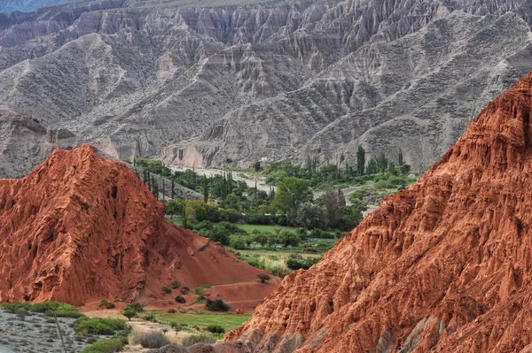 Cerro 7 colores en Purmamarca en andes argentinos —  Fotos de Stock