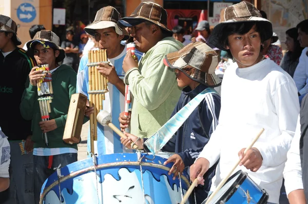 Muzyka indyjska procesji humahuaca na andes Argentyna — Zdjęcie stockowe