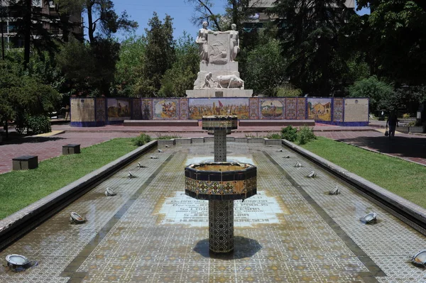 Fountain on square of Spain at Mendoza, Argentina — Stock Photo, Image