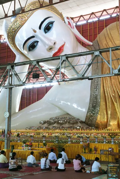 Chaukhtatgy pagoda yangon huvudstad av burma — Stockfoto