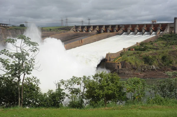 Vodní přehrada itaipu — Stock fotografie