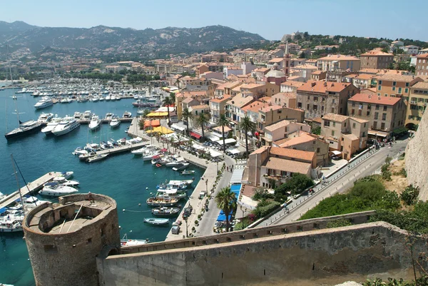 Die stadt calvi auf korsika — Stockfoto