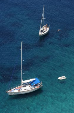 Yelkenli tekneler, punta nera sahil elba Adası