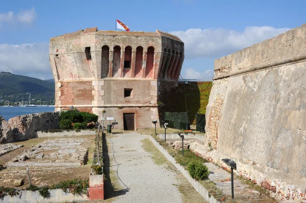 Linguella башта, також відомий як напрямку Martello башта — стокове фото