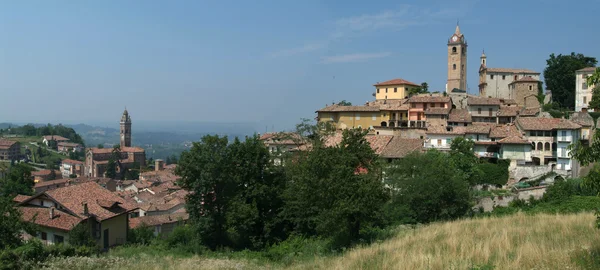 Dorp van monforte d'alba op piemonte — Stockfoto