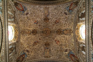 santa domingo iç olağanüstü süslü ve üzerinde 100 yılımı aldı.