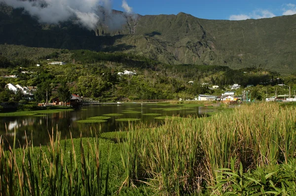 Bergsee bei Cilaos auf der Insel La Réunion — Stockfoto