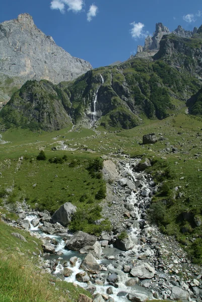 Rio nos Alpes Suíços — Fotografia de Stock