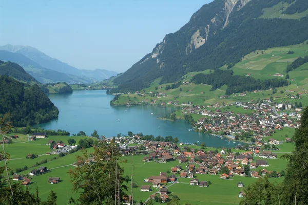 Lungern Dorf in der Schweiz — Stockfoto