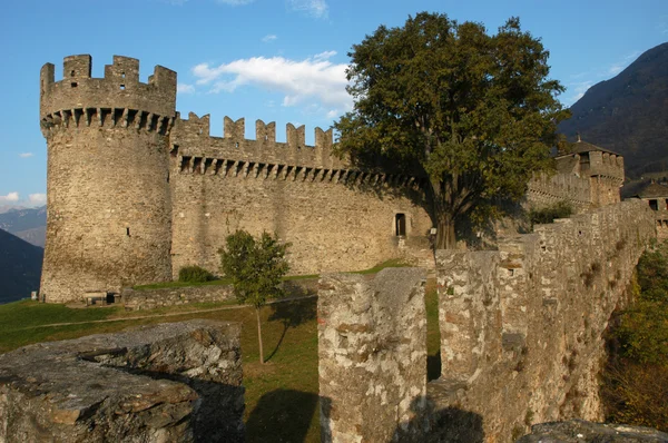 Montebello zamek w bellinzona, światowego dziedzictwa unesco — Zdjęcie stockowe