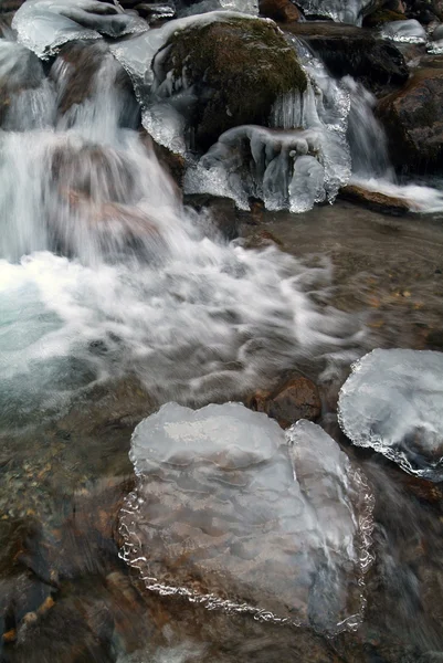 Cascade gelée à Mascengo — Photo