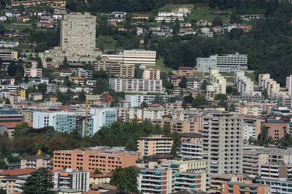 Vista da cidade de Lugano na Suíça — Fotografia de Stock
