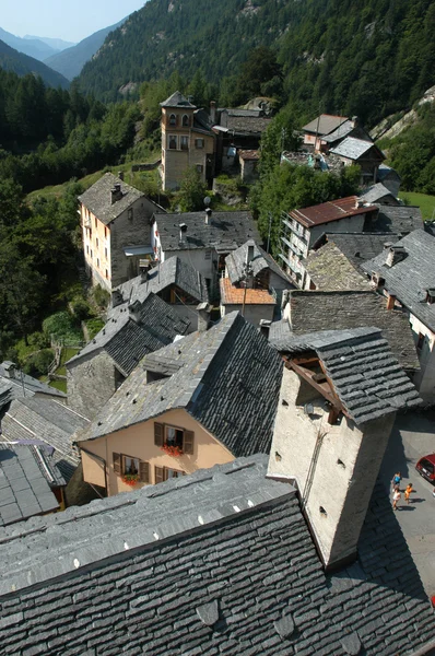 Maggia 계곡에 점등의 마을 — 스톡 사진