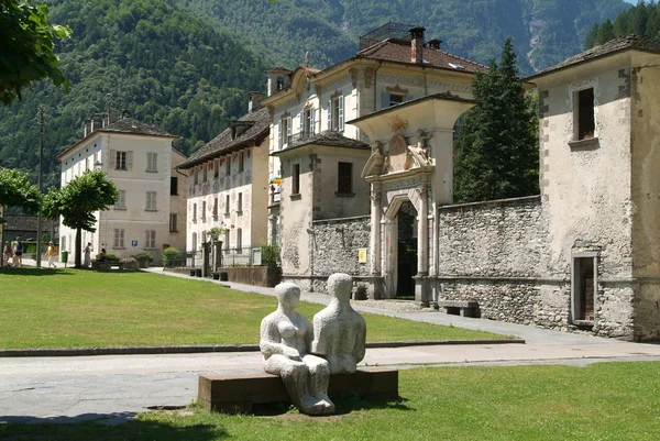 Villaggio di Cevio sulla valle di Maggia — Foto Stock