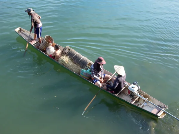 Kanufahren auf dem Mekong in Laos bei don khon — Stockfoto
