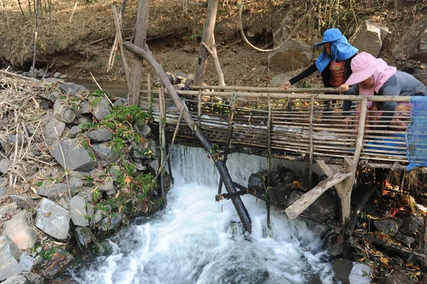 Pescadores en el río Mekong en la isla de Don Khon, Laos — Foto de Stock