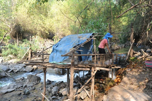 Rybaków w mekong rzeka na wyspie don khon, laos — Zdjęcie stockowe