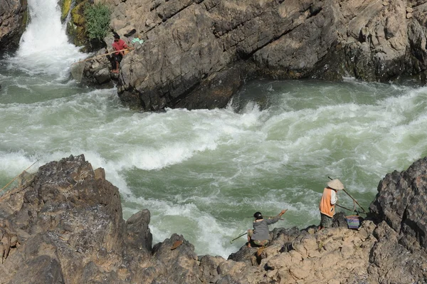 Fisherman at river Mekong on the island of Don Khon, Laos — Stock Photo, Image