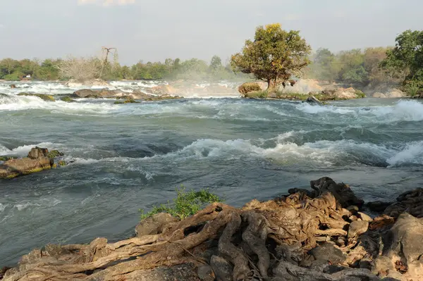 Don Phapheng cai no rio Mekong no Laos — Fotografia de Stock