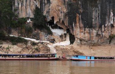 Pak ou mağara luang Budist parbang Laos yakın