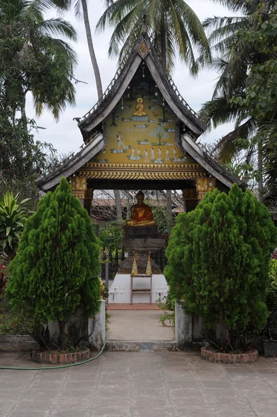 Βουδιστικής ναός στο luang prabang βασιλικό παλάτι, Λάος — Stockfoto