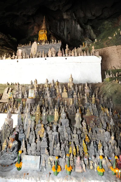 Posągi Buddy, pak ou jaskinie, laos — Zdjęcie stockowe