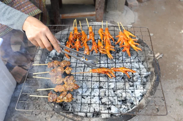 Calamar BBQ en parrilla de carbón — Foto de Stock