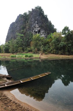laos nehir tarafından peyzaj