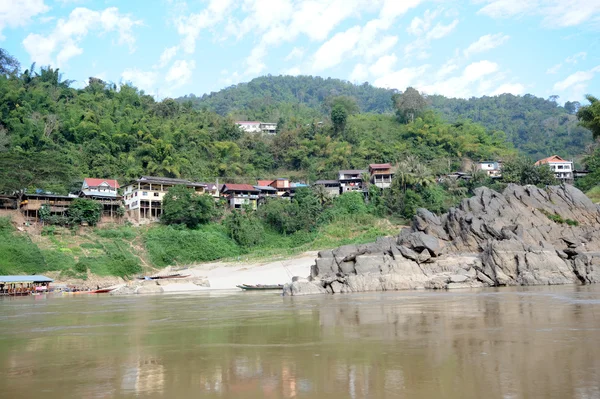 The village of Pak Beng on river Mekong in Laos — Stock Photo, Image