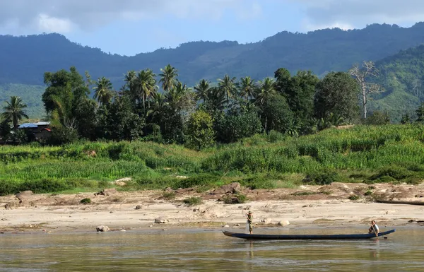 Canoe on Mekong River in Laos — Stock Photo, Image