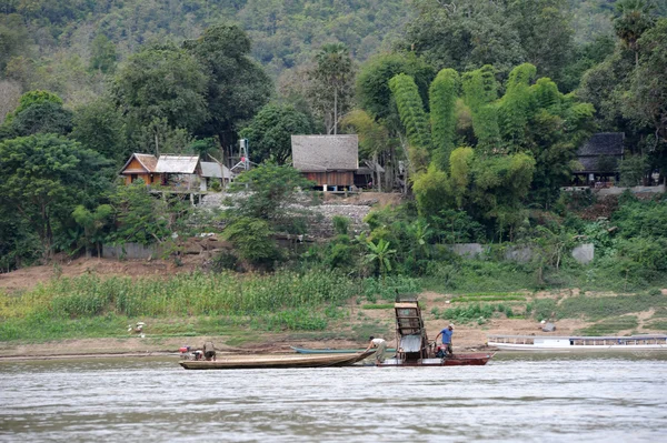 Village on Mekong River in Laos — Stock Photo, Image