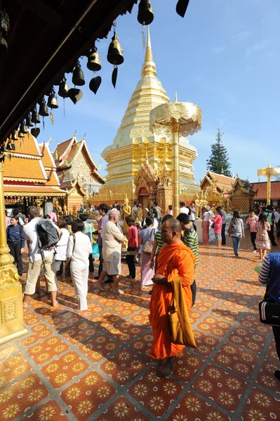 ワット ・ プラ ・の寺タイのチェンマイでドイステープ — ストック写真