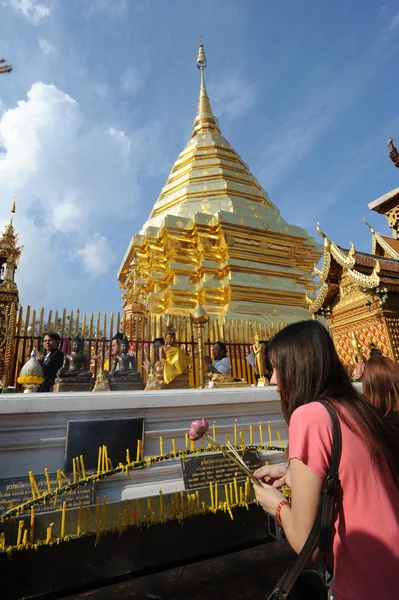 The temple of Wat Phra That Doi Suthep at Chiang Mai on Thailand — Stock Photo, Image