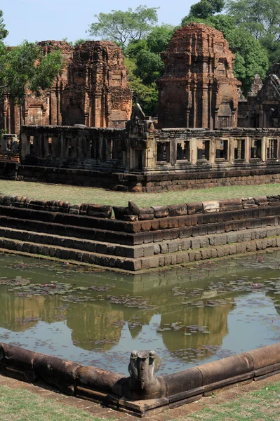 De Khmer archeologische site van prasat muang tam op thailand — Stockfoto