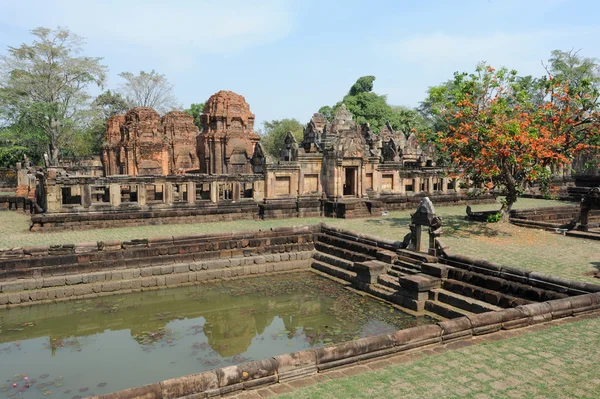 Khmer archaeological site of Prasat Muang Tam on Thailand — Stock Photo, Image