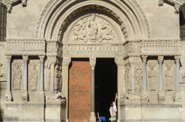 Fransa'daki arles adlı Aziz trophimus Kilisesi
